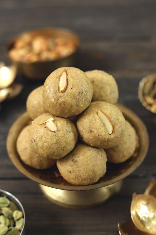 Atta Gond Ladoo (Dry fruit)